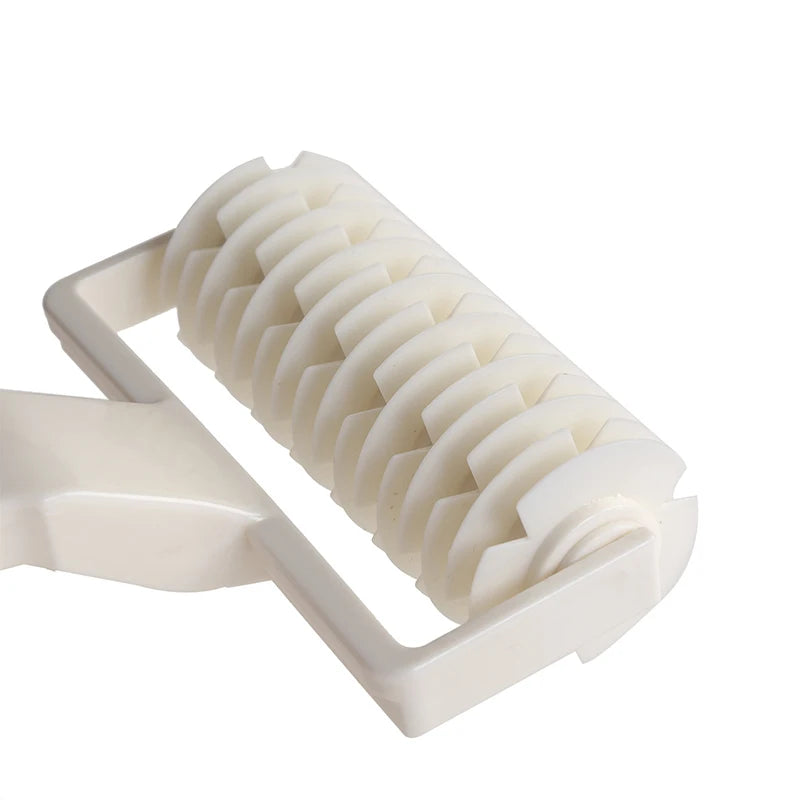 Plastic Pasta Cutter Roller For Spaetzle And Dough